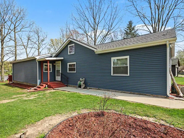5494 N Lake Sanford Rd, Sanford, MI 48657