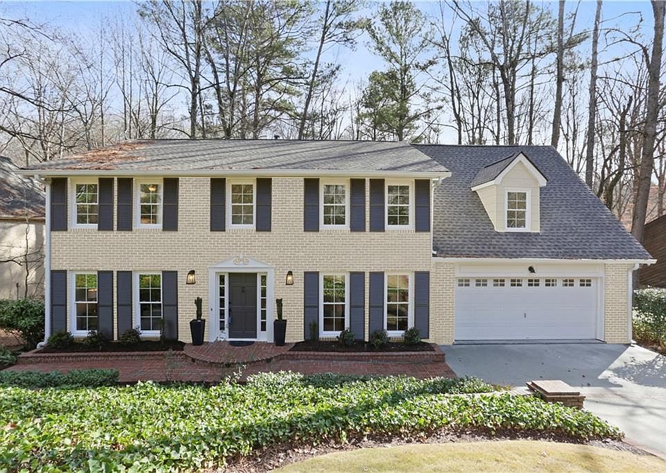 1st image of 82 Lakeshore Dr NE