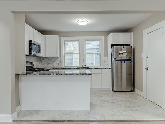 5th image of 180 Greylock Pkwy Floor 1
