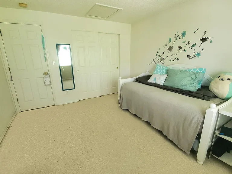 1404 Lombardi St — Photo 10
