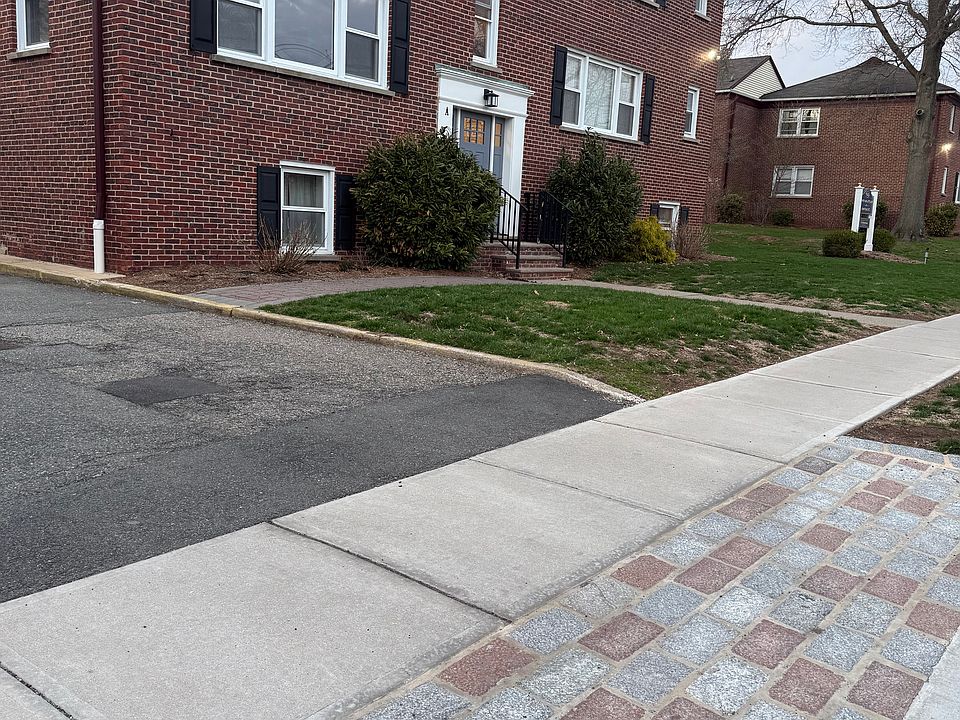 1st image of 658 Valley Rd #0bf0a3614