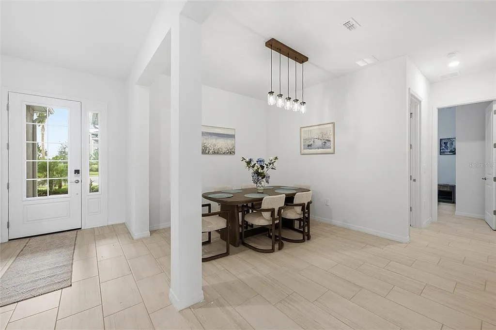 4 bed, 2.0 bath, 2245 sqft, $12,000 — Photo 4