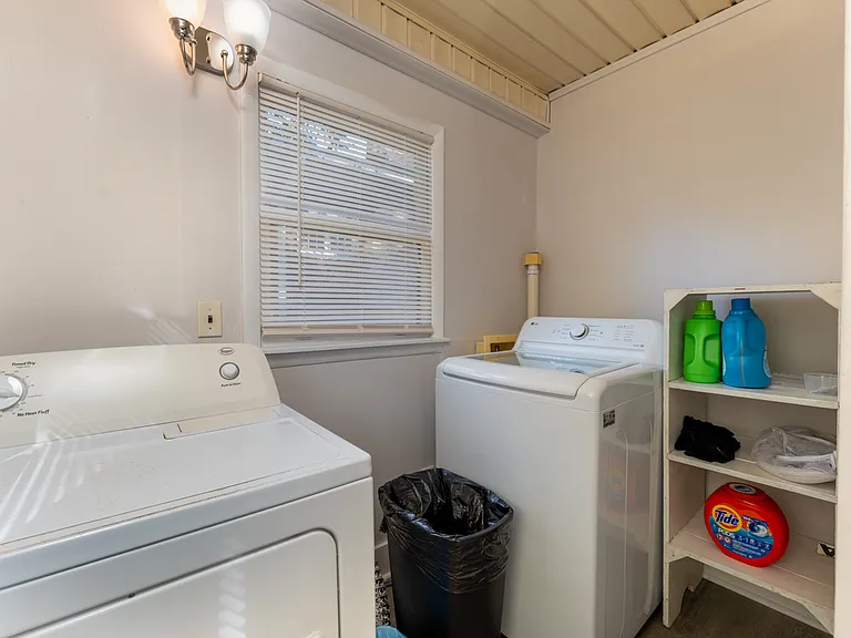 1504 W Friendly Ave #A — Photo 34
