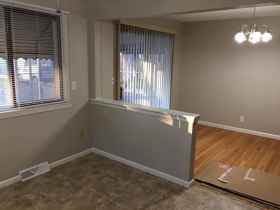 1st image of 296 E 260th St