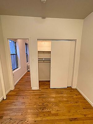 3rd image of 316 E 49th St APT 3E