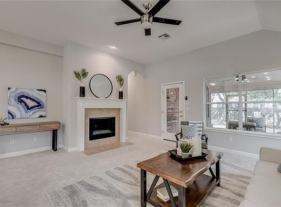 4th image of 1028 Horne Dr