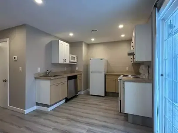 1895 Westsyde Rd #1A, Kamloops, BC V2B 7B9