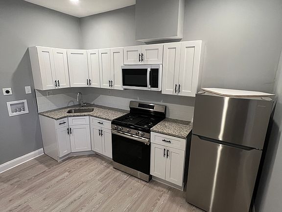 2nd image of 1016 E North Ave #1