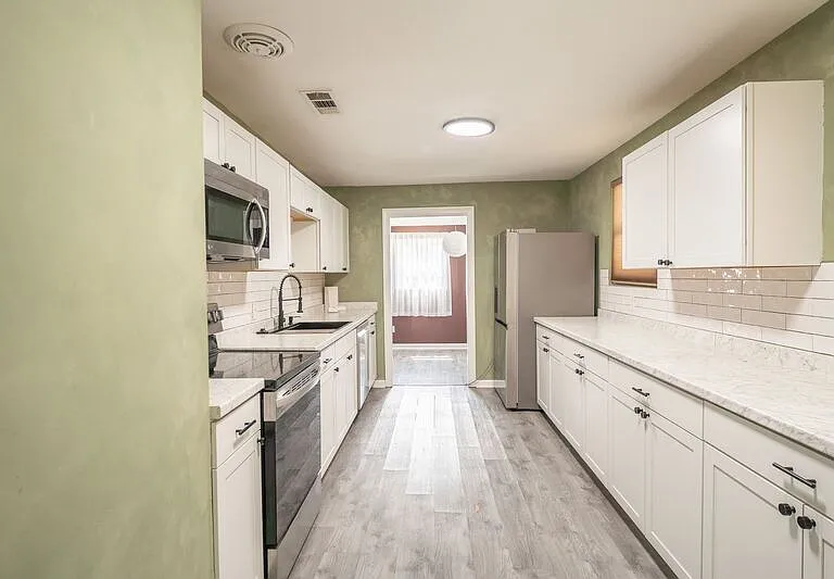 20 Ventura Blvd — Photo 9