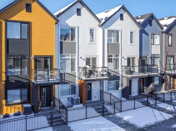 1010 Rabbit Hill Rd SW #32, Edmonton, AB T6W 4G7