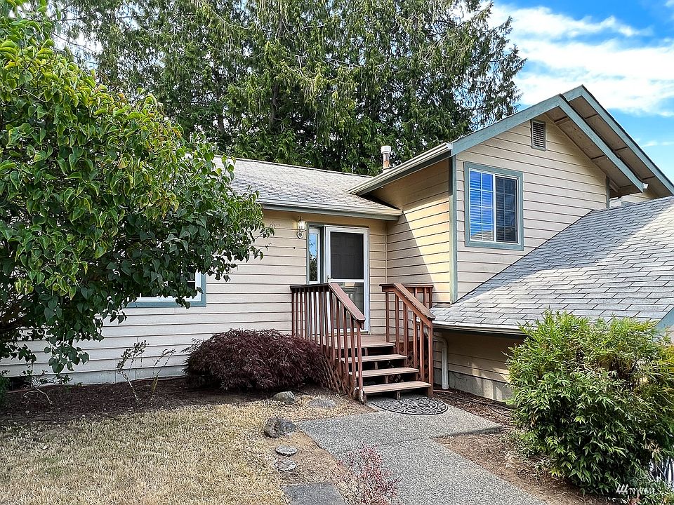 Secluded tri-level home in the community of Keyport Trace.>