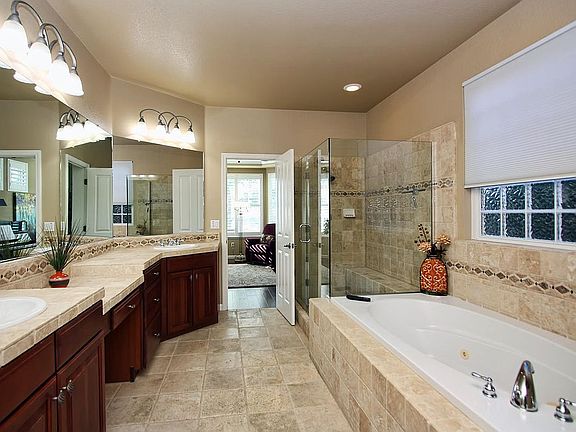 2nd image of 1425 Terracina Dr