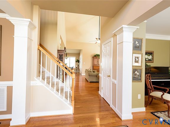 5th image of 8766 Roberta Rd