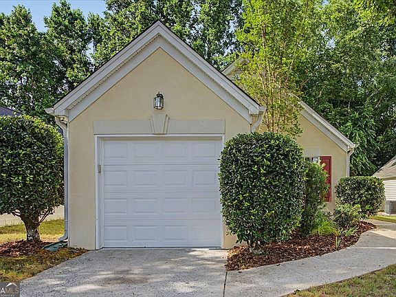 2nd image of 3615 Maple Valley Dr