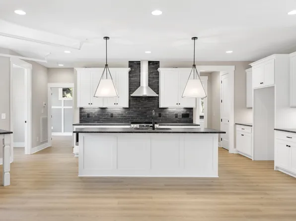 2033 Graceland Dr, Goodlettsville, TN 37072