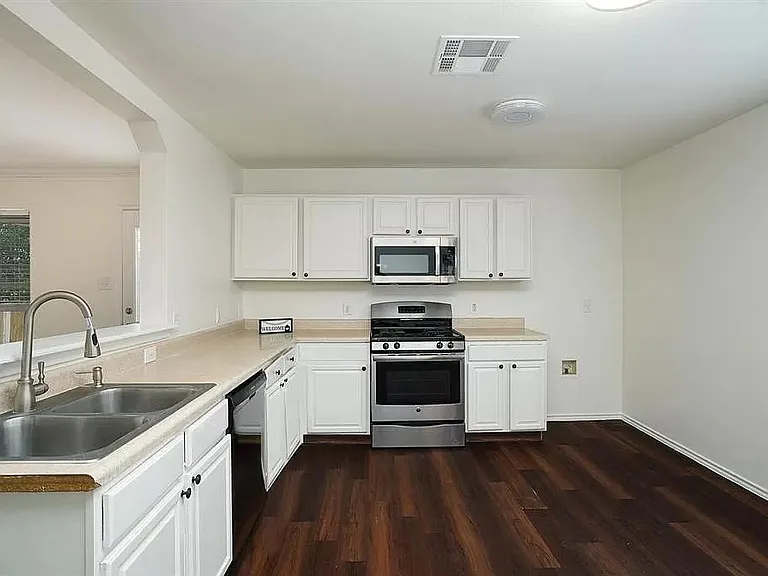 Opal Lake Dr — Photo 20