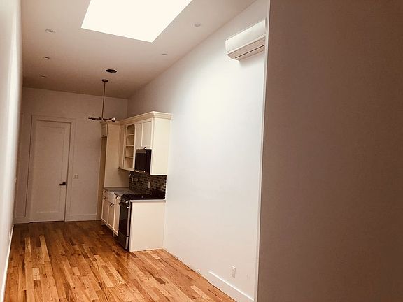 2nd image of 1428 Dekalb Ave APT 3L