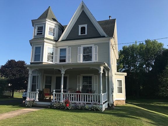 3rd image of 54 Highland St