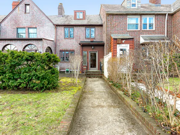 69-28 Fleet Street image 1 of 40