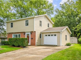 2712 Madison Ave, Des Moines, IA 50310