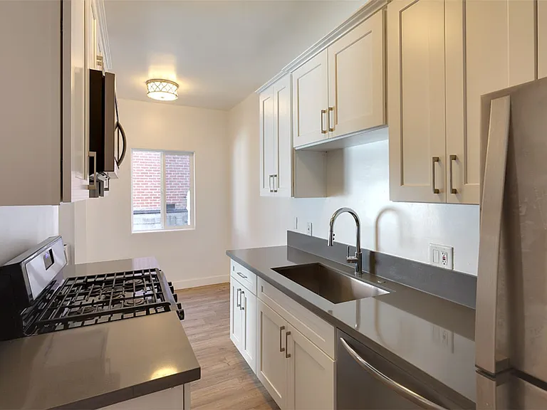 1439 N Curson Ave — Photo 26