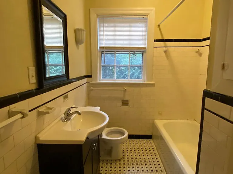 4304 Bromley Ln — Photo 11