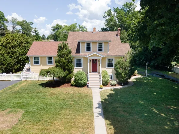 126 Grove Ave, Somerset, MA 02726