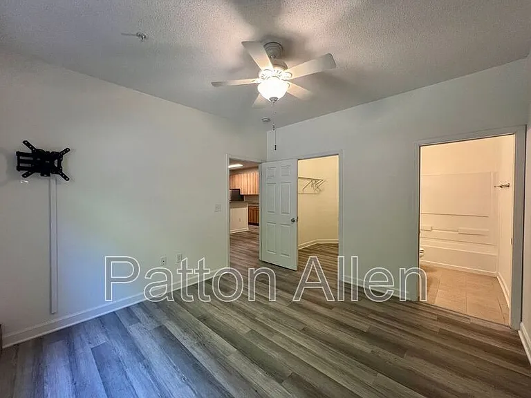 2000 Olde Eastwood Village Blvd #106 — Photo 18
