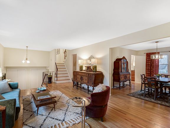 3rd image of 73 Montrose Ave
