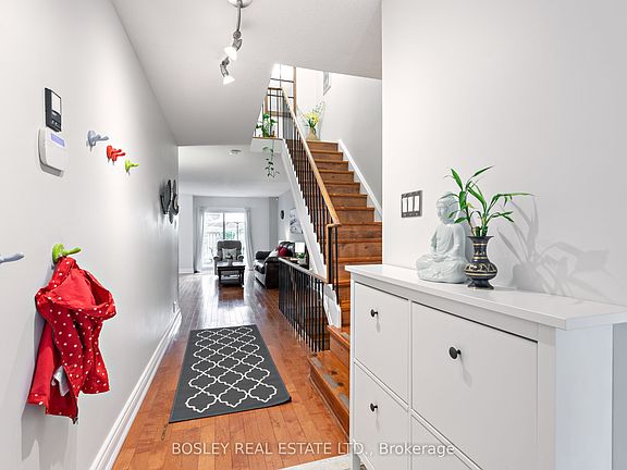 4th image of 6 Markburn Ct