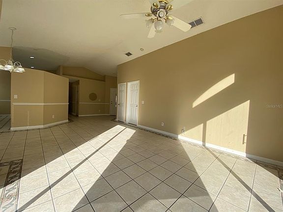 5th image of 13211 Meadowfield Dr