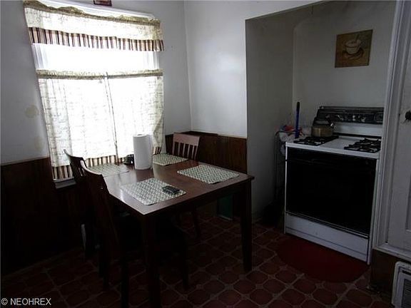 3rd image of 4496 W 136th St