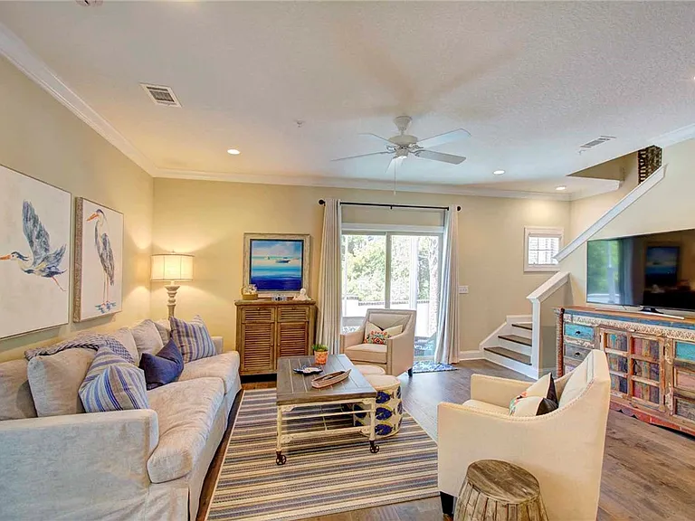 205 Mariners Cir — Photo 11