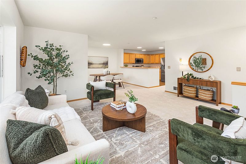 3rd image of 1981 24th Avenue NE #202