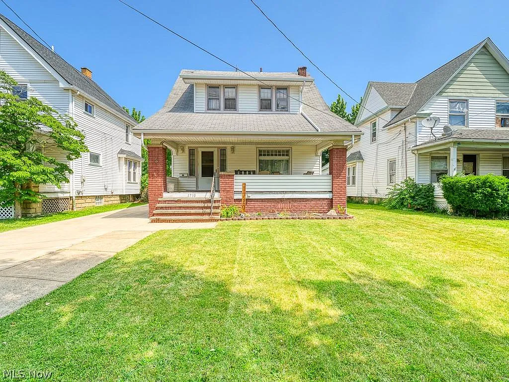 1710 Spring Rd photo 1
