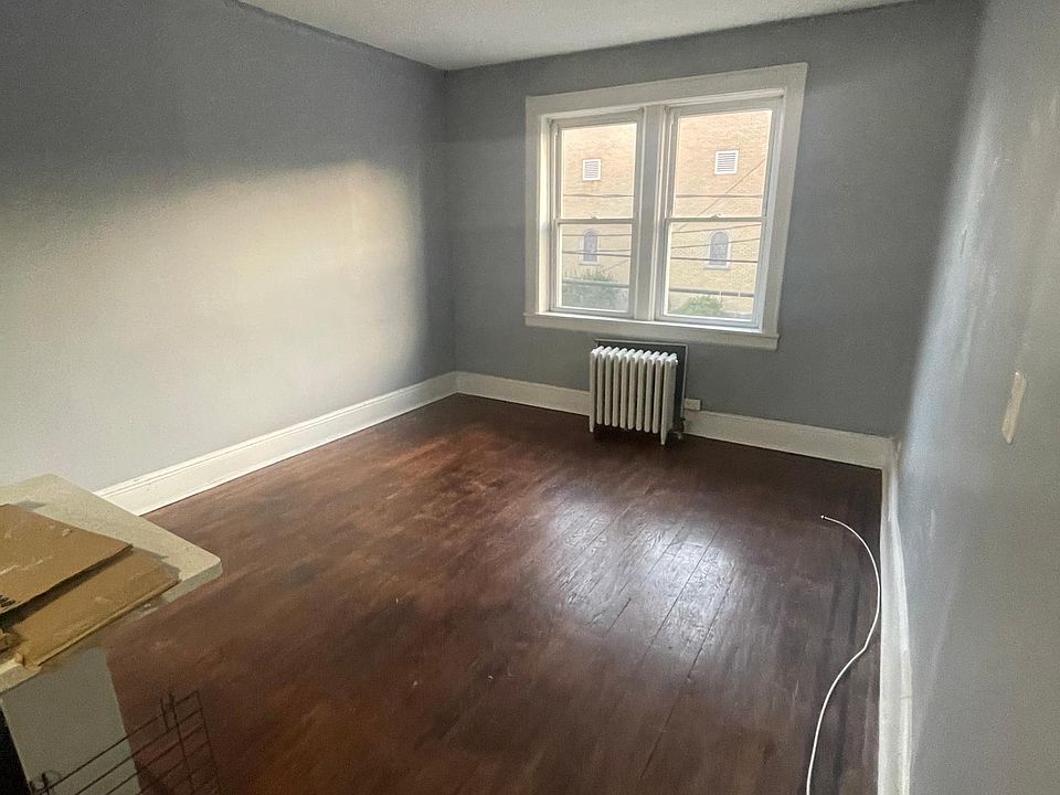 1st image of 250 Lafayette Ave #7