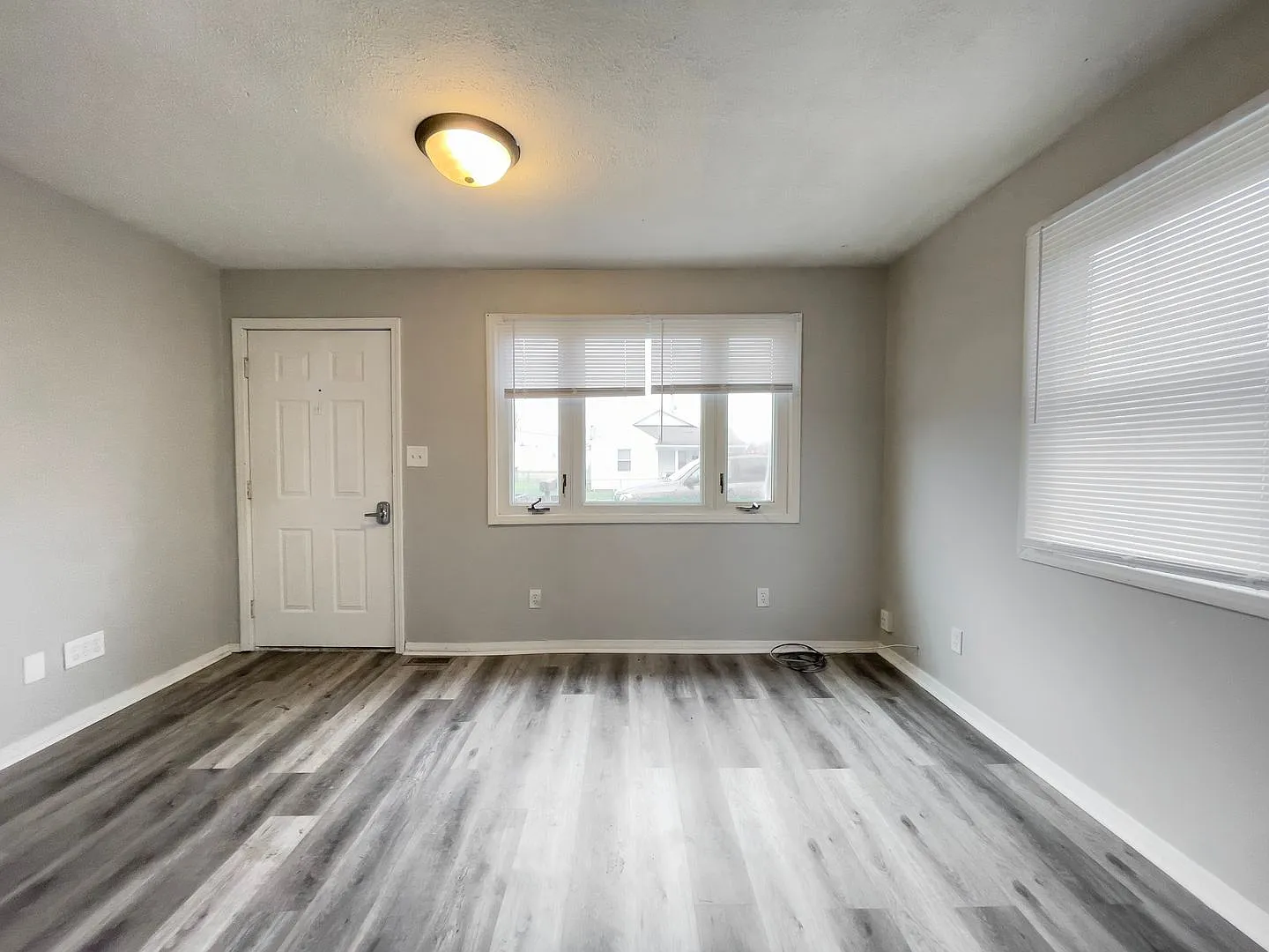Coming Soon! For Rent: 1623 E 20th St. Cozy 1 Bedroom Home! W/D Hookups! Pet Friendly! — Photo 4