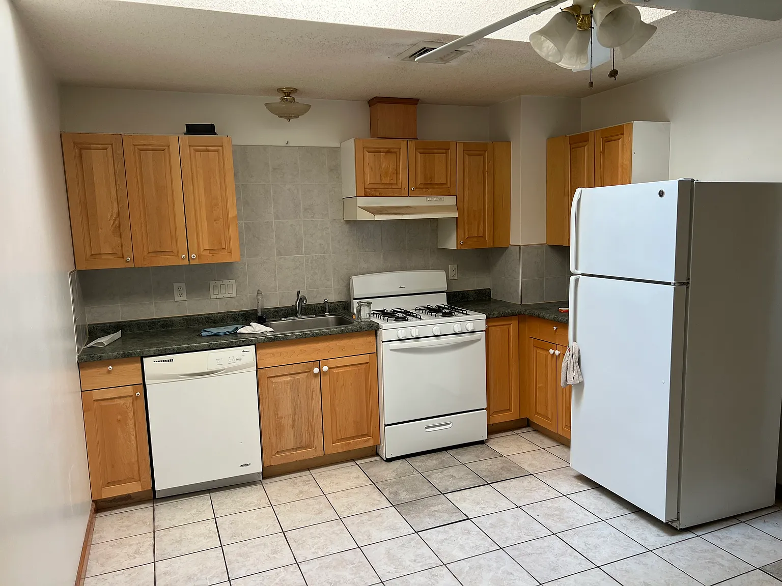 1 bed, 500 sqft, $1,300 — Photo 2