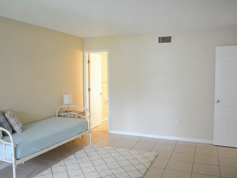 608 Haven Pl — Photo 8