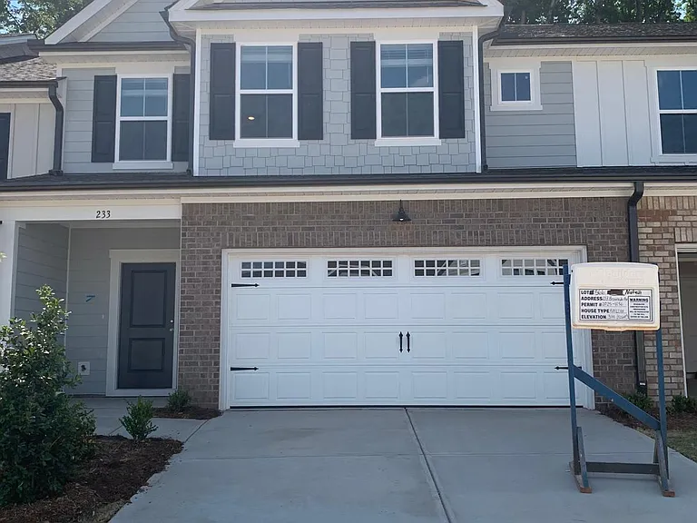 233 Broomside Ave — Photo 1