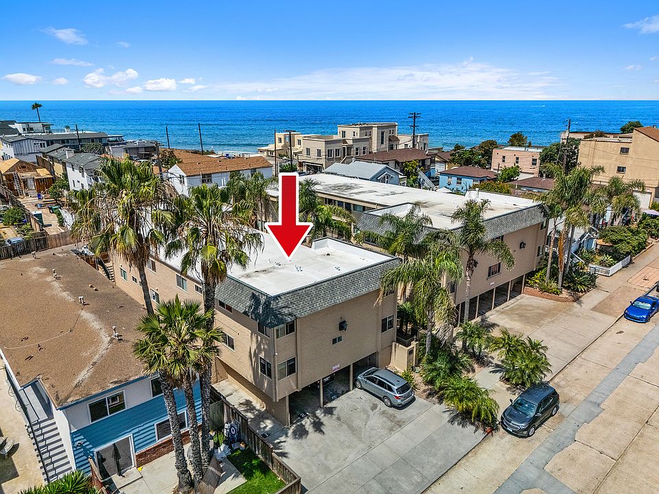 Ideally located in Ocean Beach. 
Best of Coastal Living!