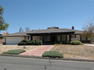 19857 Sunset Ln, Apple Valley, CA 92308