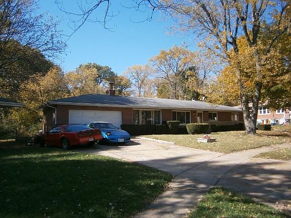 2nd image of 933 Nearbrook Ave