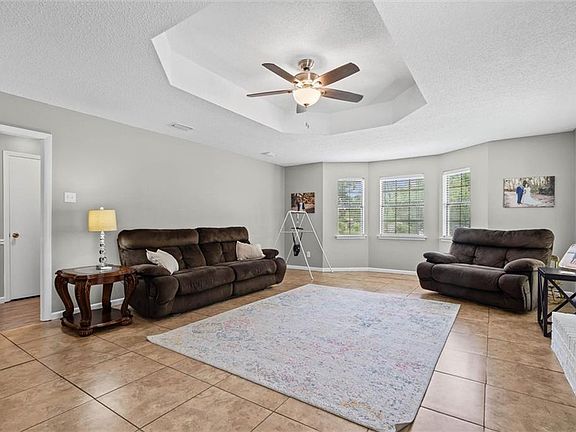 4th image of 207 Chase Dr
