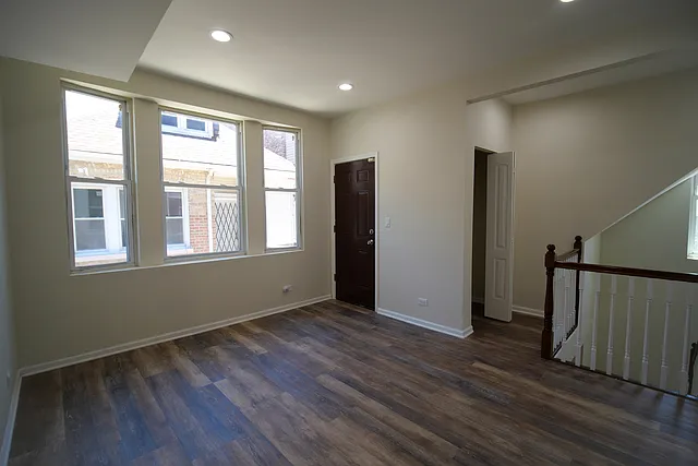 1016 N Ridgeway Ave #1R — Photo 2
