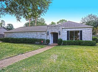 10115 Briar Forest Dr, Houston, TX 77042