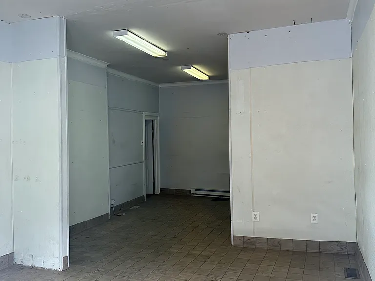 2415 Frankford Ave #1 — Photo 2