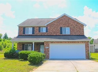 1212 Kennison Ct, High Point, NC 27260