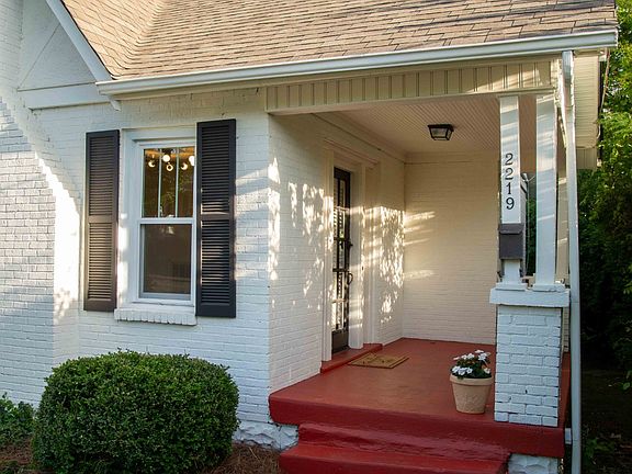 3rd image of 2219 Blair Blvd