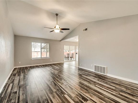 5th image of 1213 Monaco Dr
